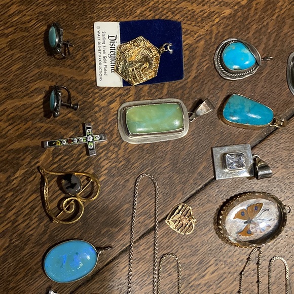 30 pc lot of assorted beautiful jewelry, sterling silver chains, pendants +more - Picture 4 of 8